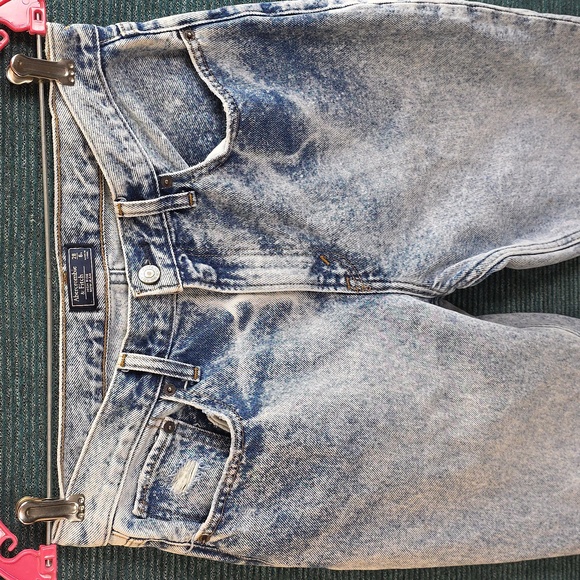 Abercrombie & Fitch 100% Cotton High Rise Mom Jeans - Picture 3 of 16